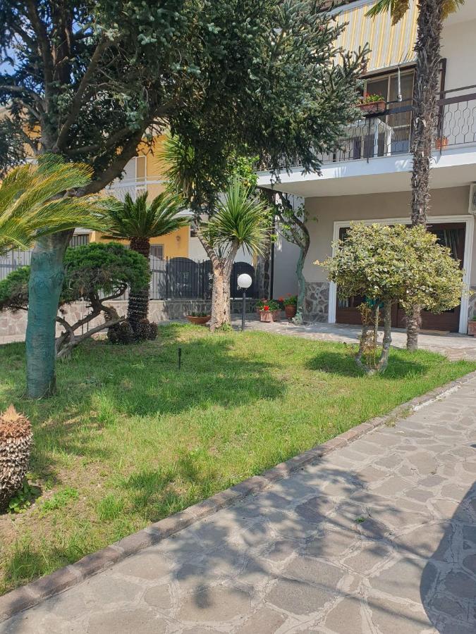 Ospitalita Il Noce Bed & Breakfast Brusciano Dış mekan fotoğraf